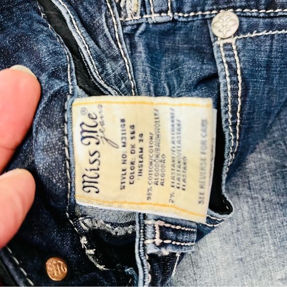 Women's Miss Me Size 30 Boot Cut Jeans inseam 34” in excellent shape like new - Picture 5 of 7